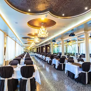 Hotel Royal Palace